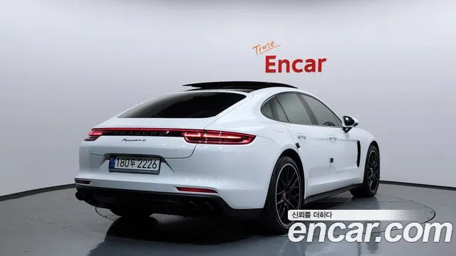 Porsche Panamera 2020