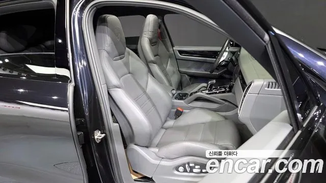Porsche Cayenne 2021