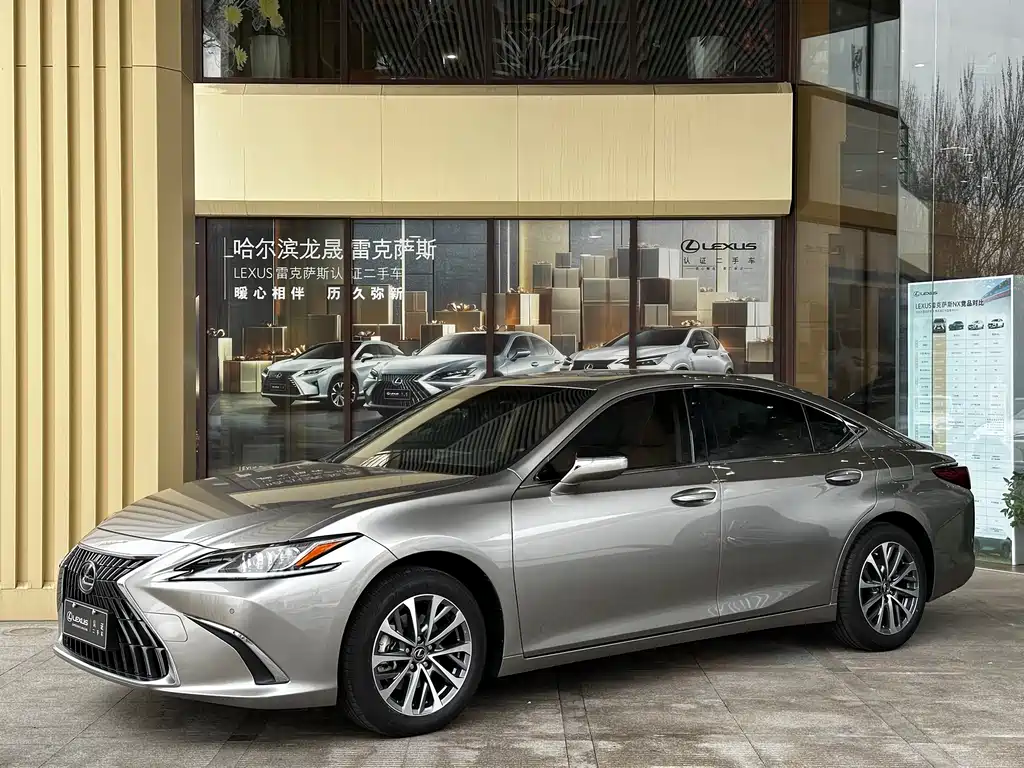 Lexus ES 2024