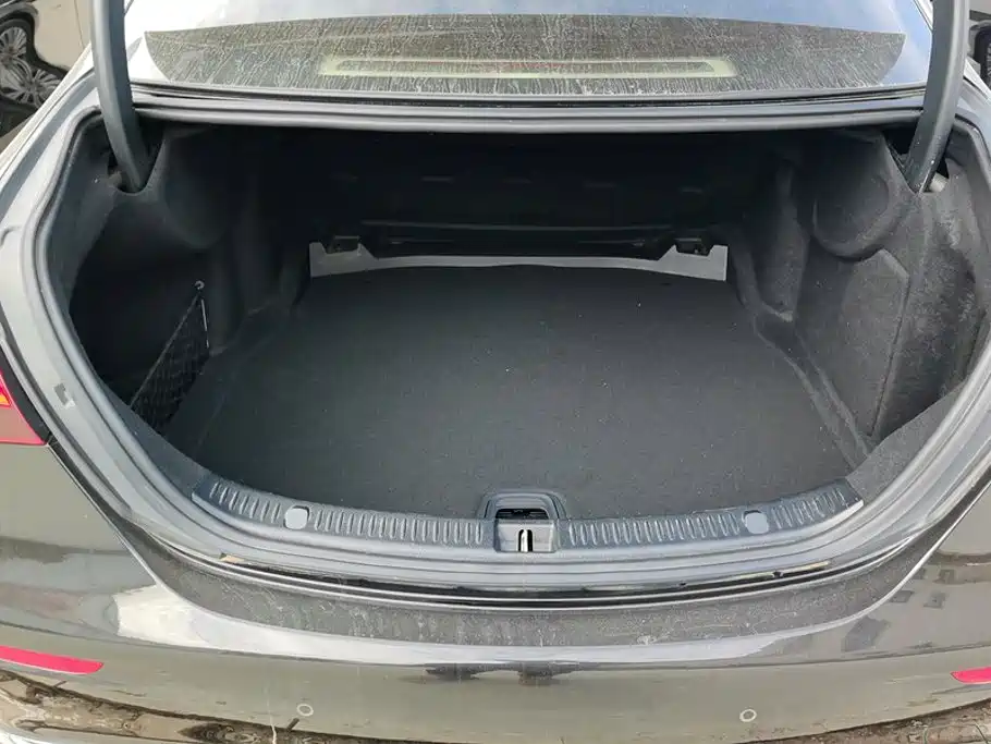 Mercedes-Benz E-Класс 2022