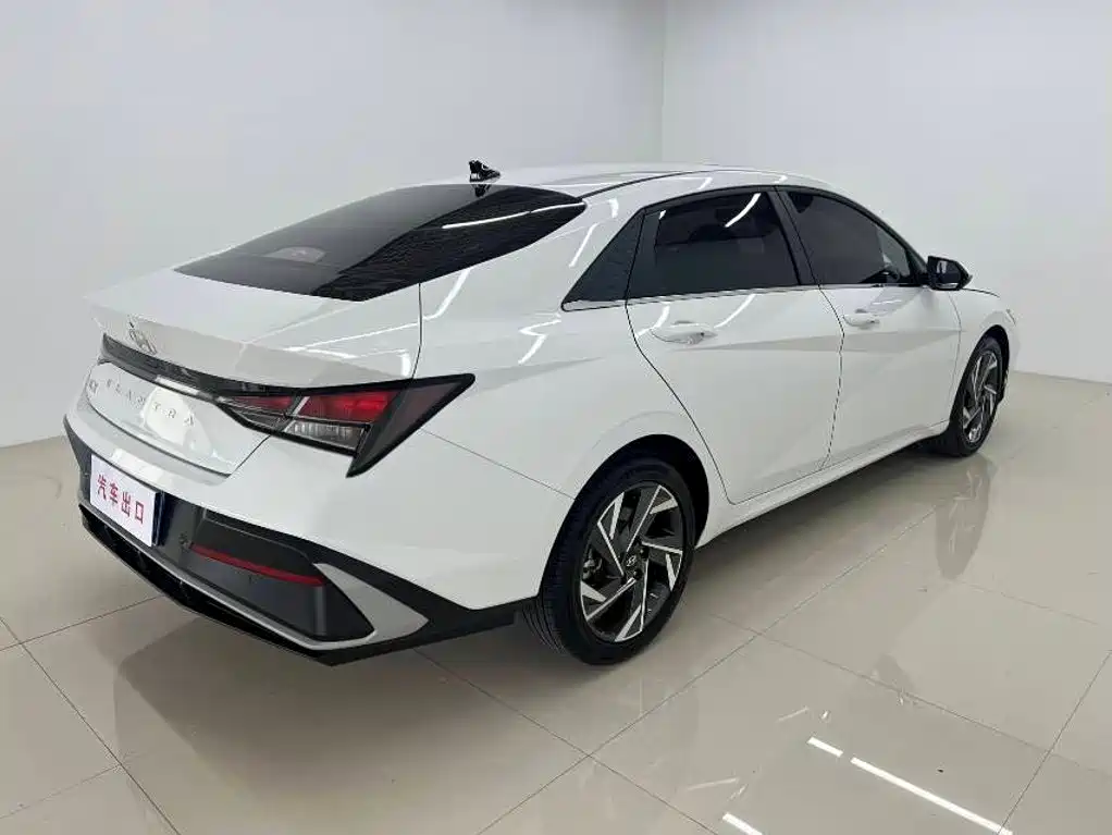 Hyundai Elantra 2023