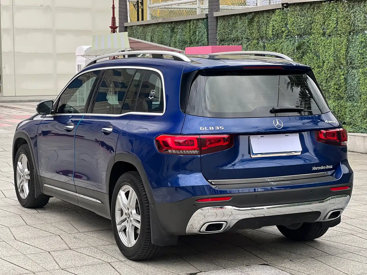 Mercedes-Benz GLB 2023