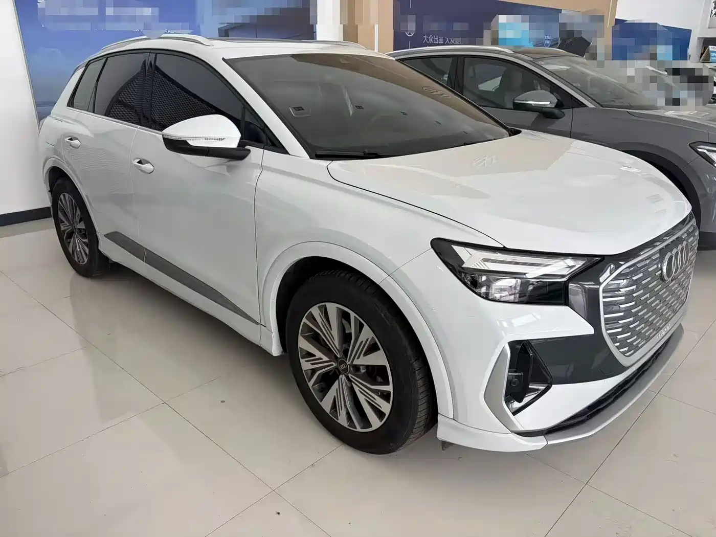 Audi Q4 e-tron 2024