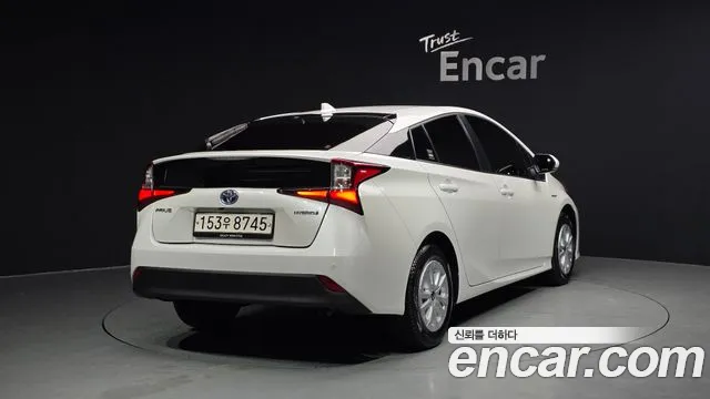 Toyota Prius 2021