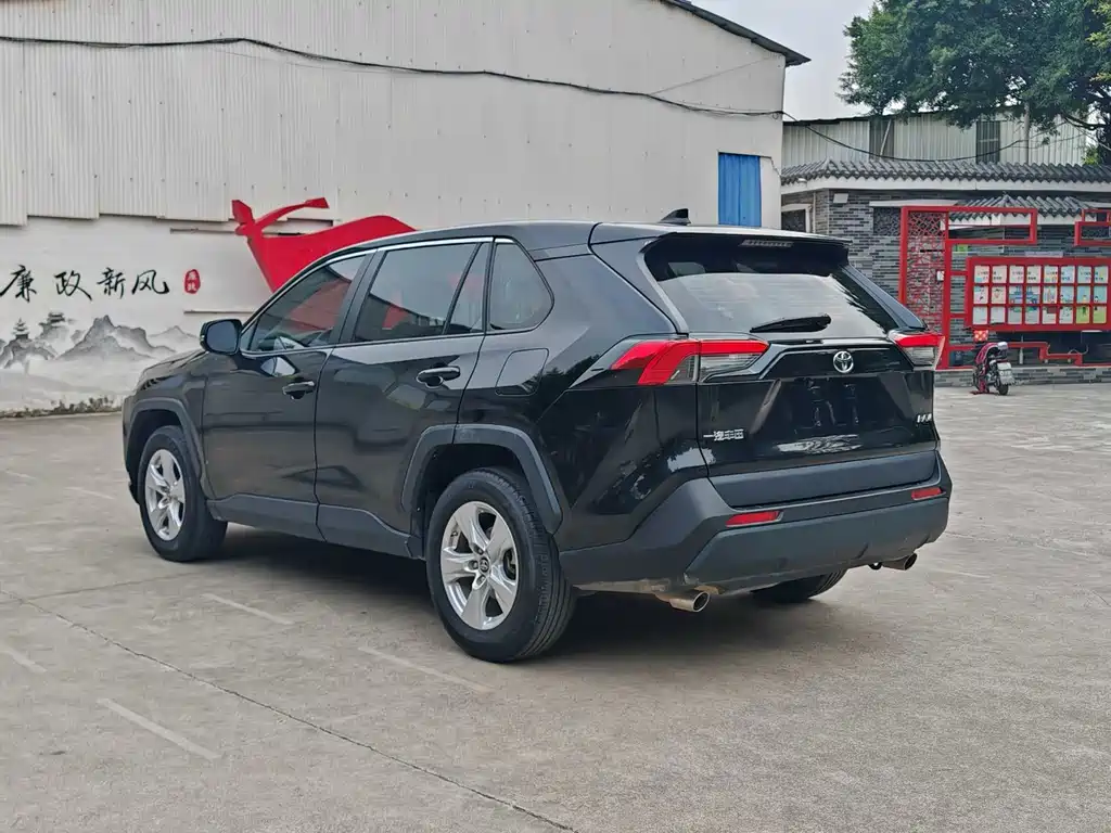 Toyota RAV4 2023