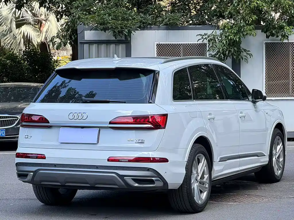 Audi Q7 2021