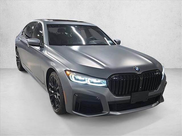 BMW 750 2022