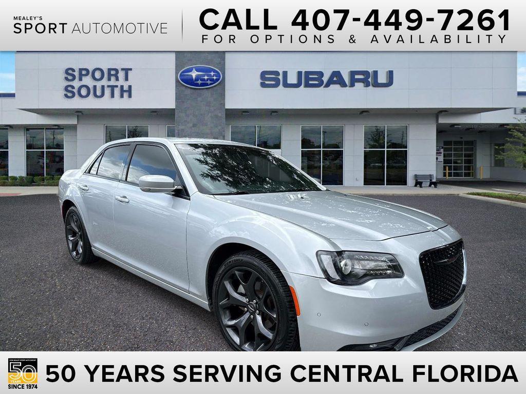 Chrysler 300 2023