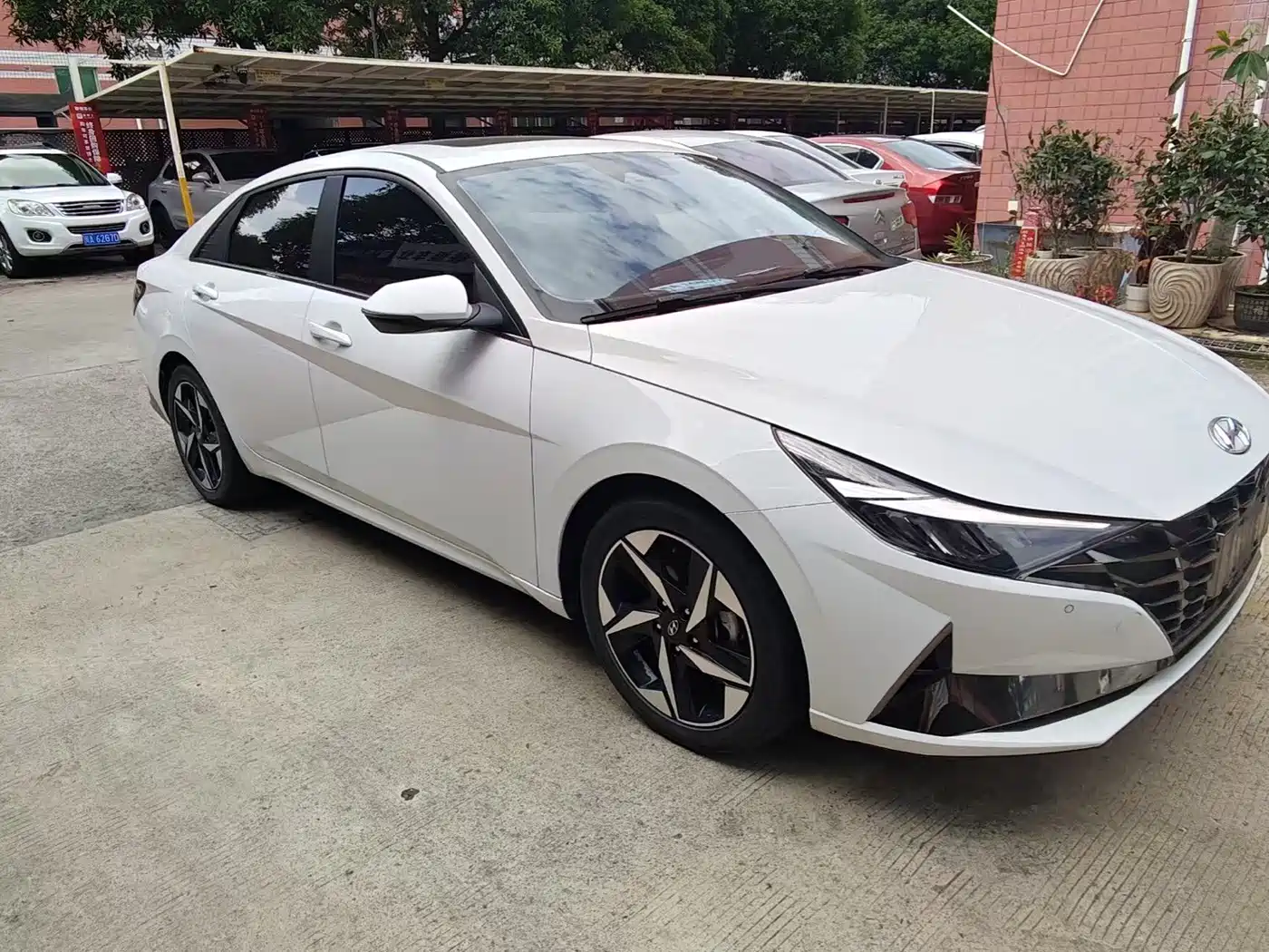 Hyundai Elantra 2023
