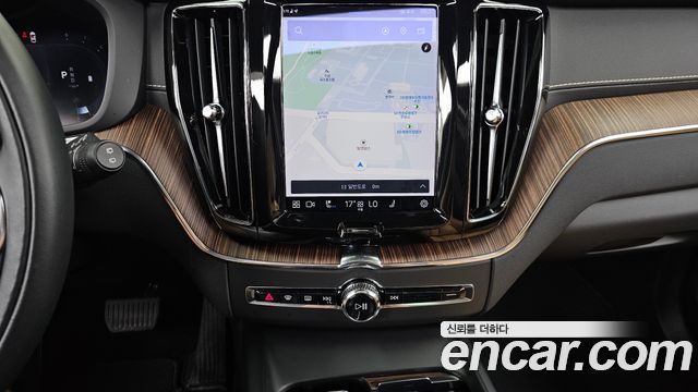 Volvo XC60 2022