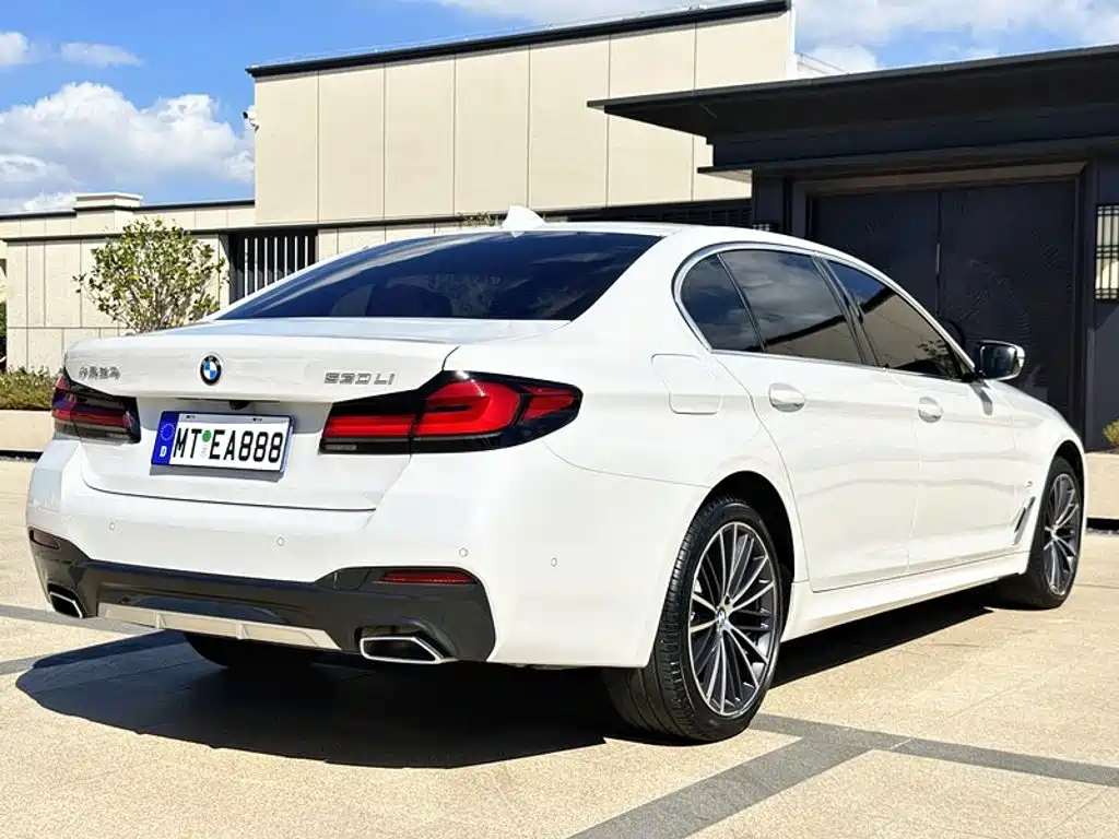 BMW 5 серии 2022