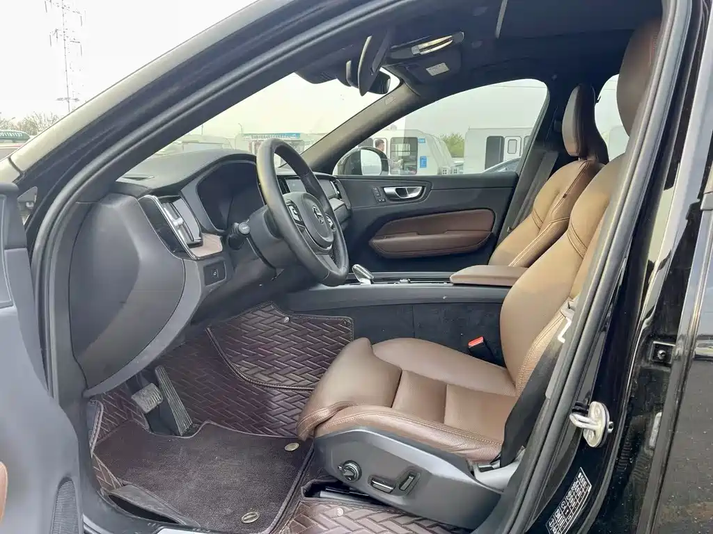 Volvo XC60 2023