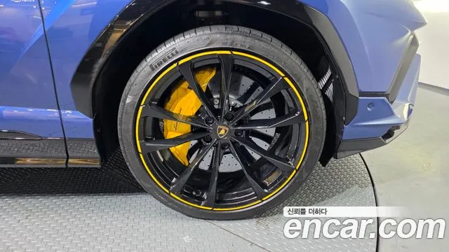 Lamborghini Urus 2024