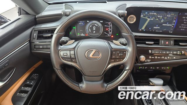 Lexus ES 2021