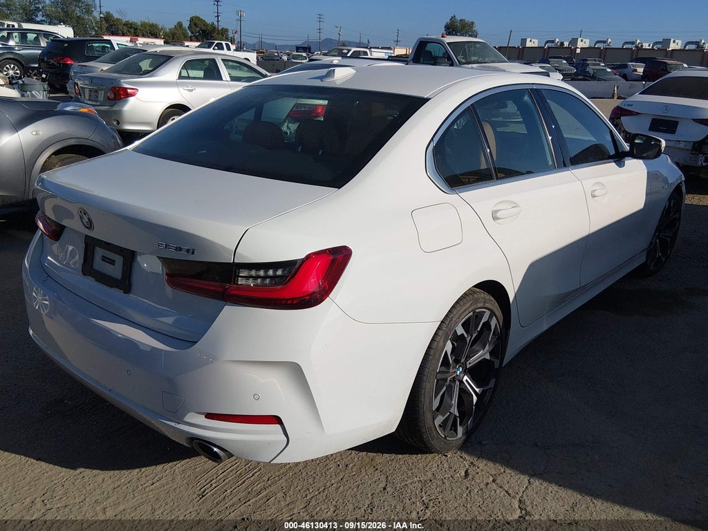 BMW 330 2025