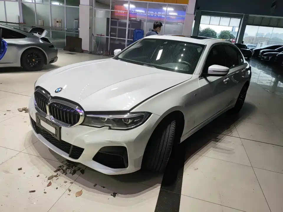 BMW 3 серии 2021