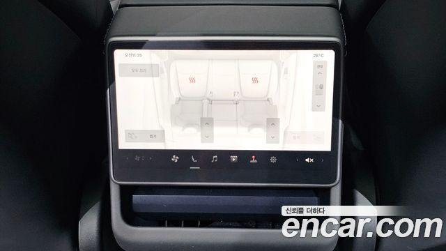 Tesla Model Y 2025