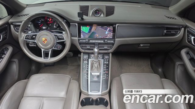 Porsche Macan 2021