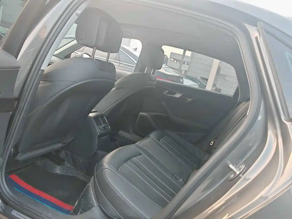 Audi A4 2024