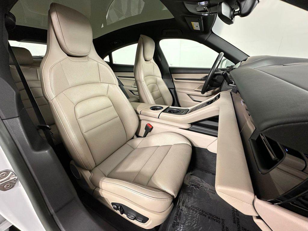 Porsche Taycan 2023