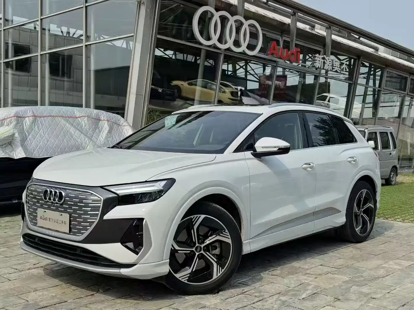Audi Q4 e-tron 2025