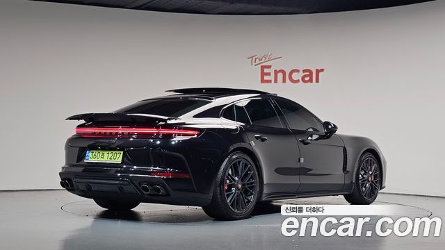 Porsche Panamera 2025