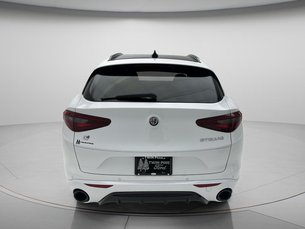Alfa Romeo Stelvio 2023