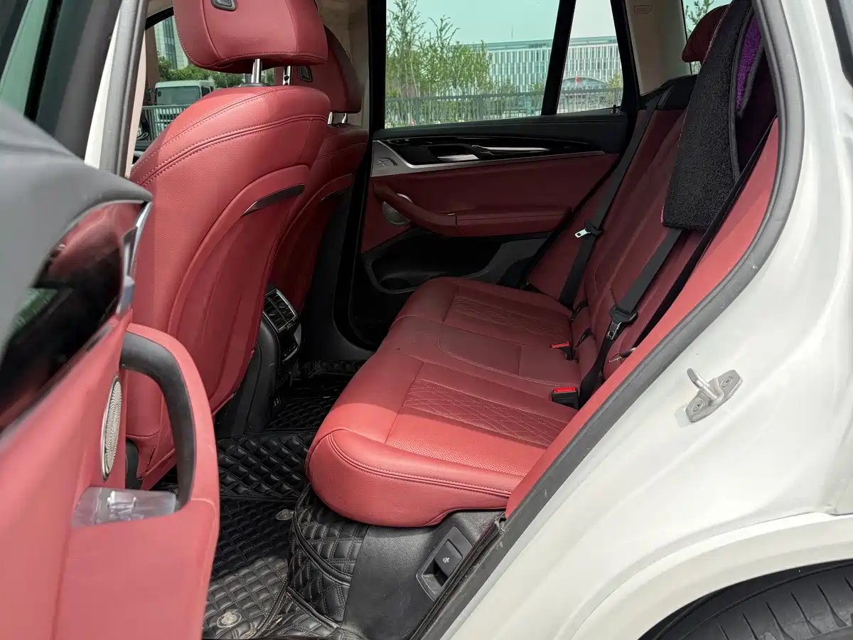BMW iX3 2024