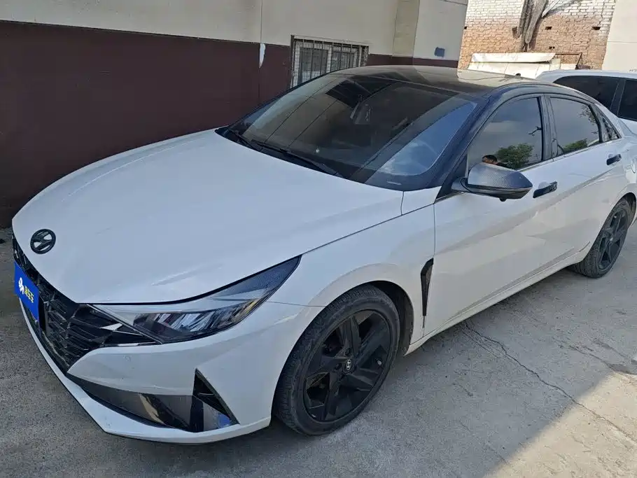 Hyundai Elantra 2023