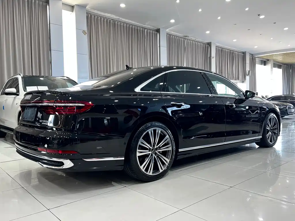 Audi A8 2023