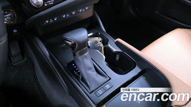 Lexus ES 2024