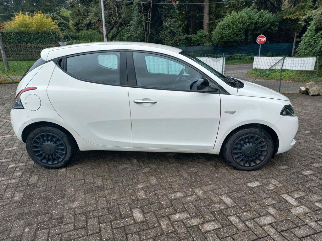 Lancia Ypsilon 2022