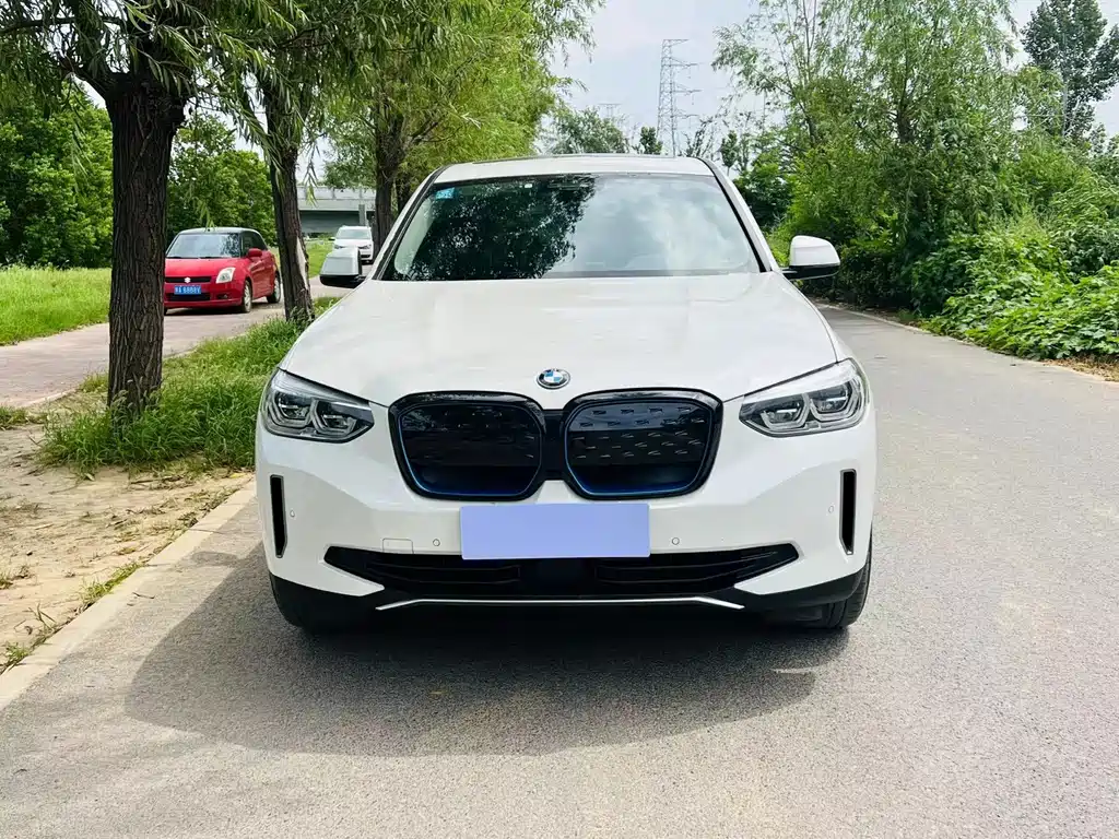 BMW iX3 2021