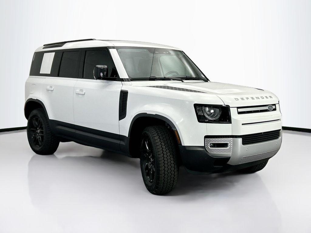 Land Rover Defender 2025