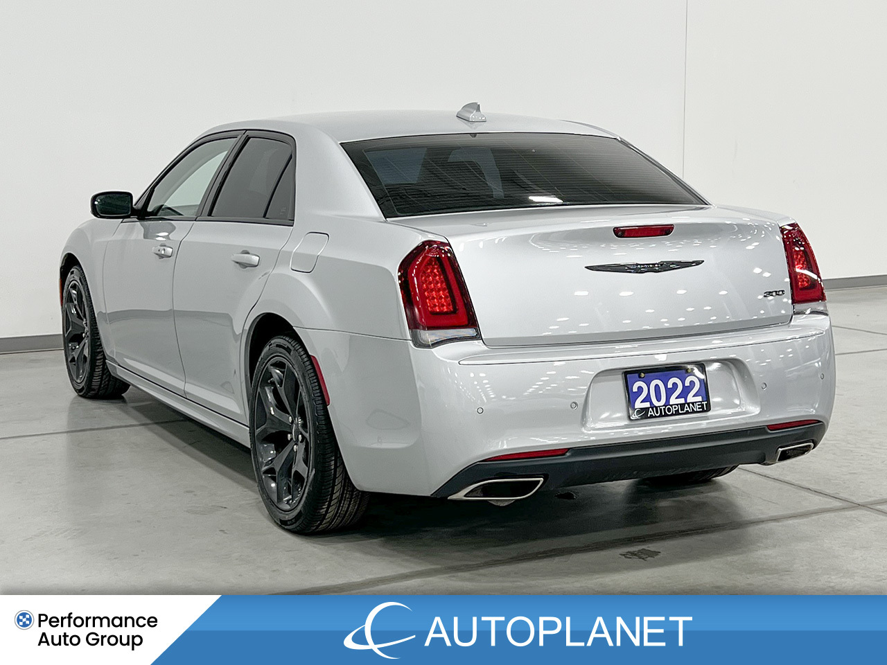 Chrysler 300 2022