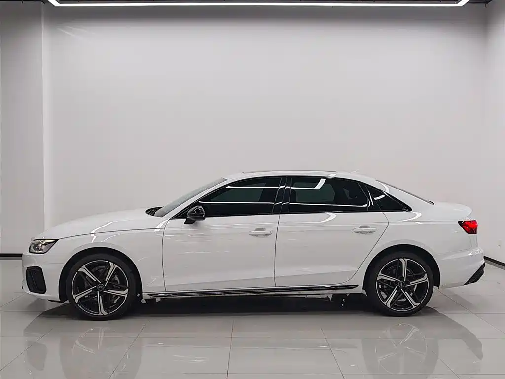 Audi A4 2025