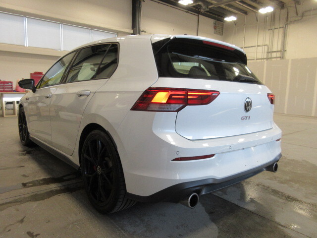Volkswagen Golf GTI 2024