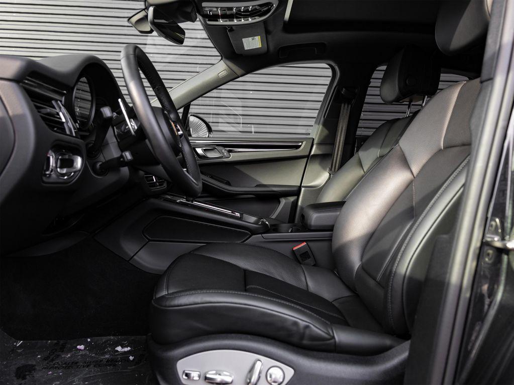 Porsche Macan 2025