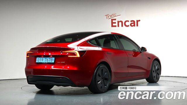 Tesla Model 3 2024