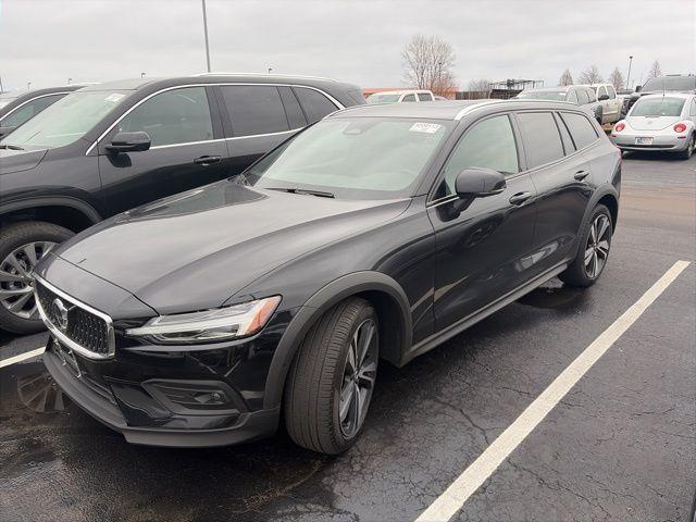 Volvo V60 Cross Country 2025