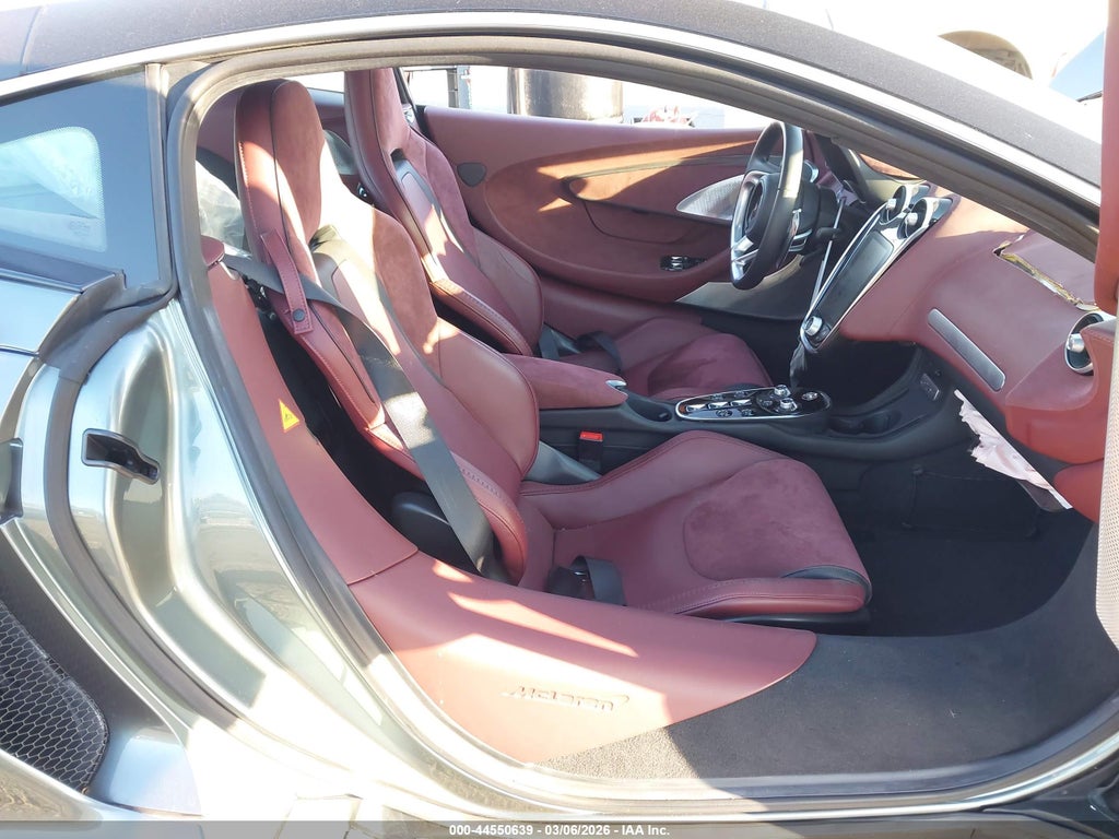 McLaren GTS 2025
