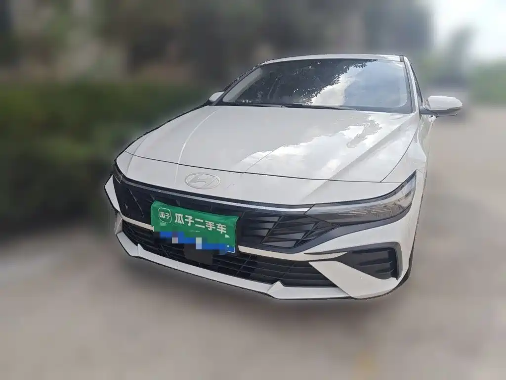 Hyundai Elantra 2025