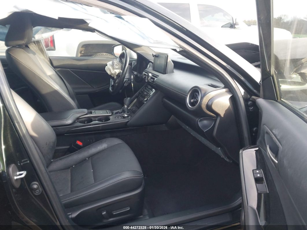 Lexus IS 300 2021
