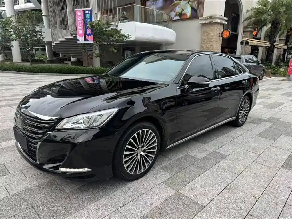 Toyota Crown 2020