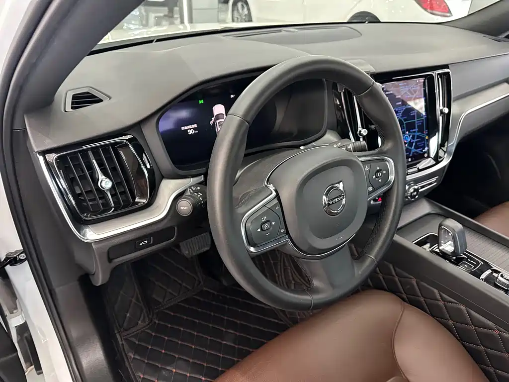 Volvo S60 2023