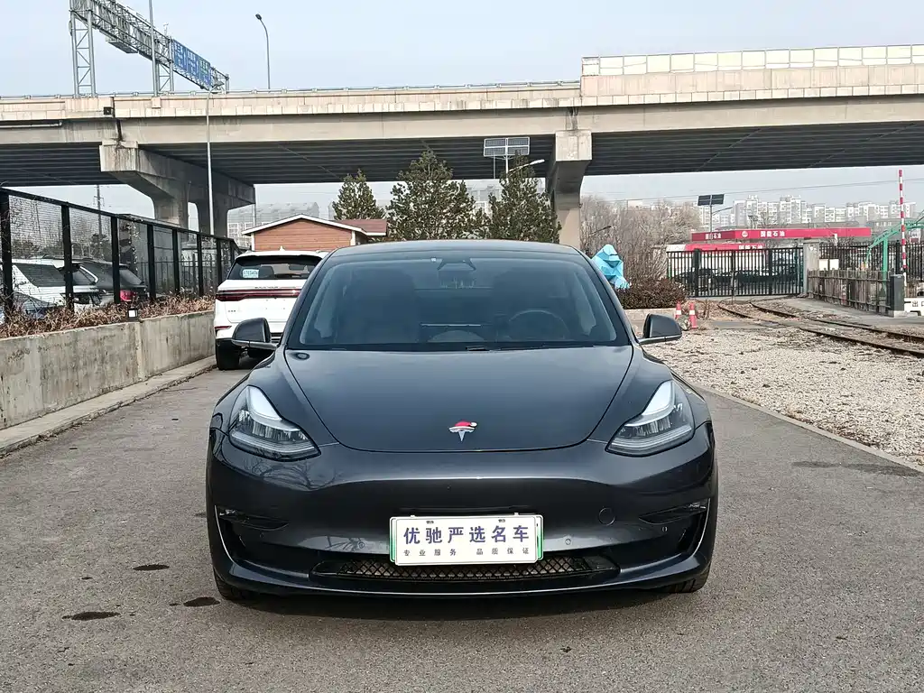 Tesla Model 3 2020