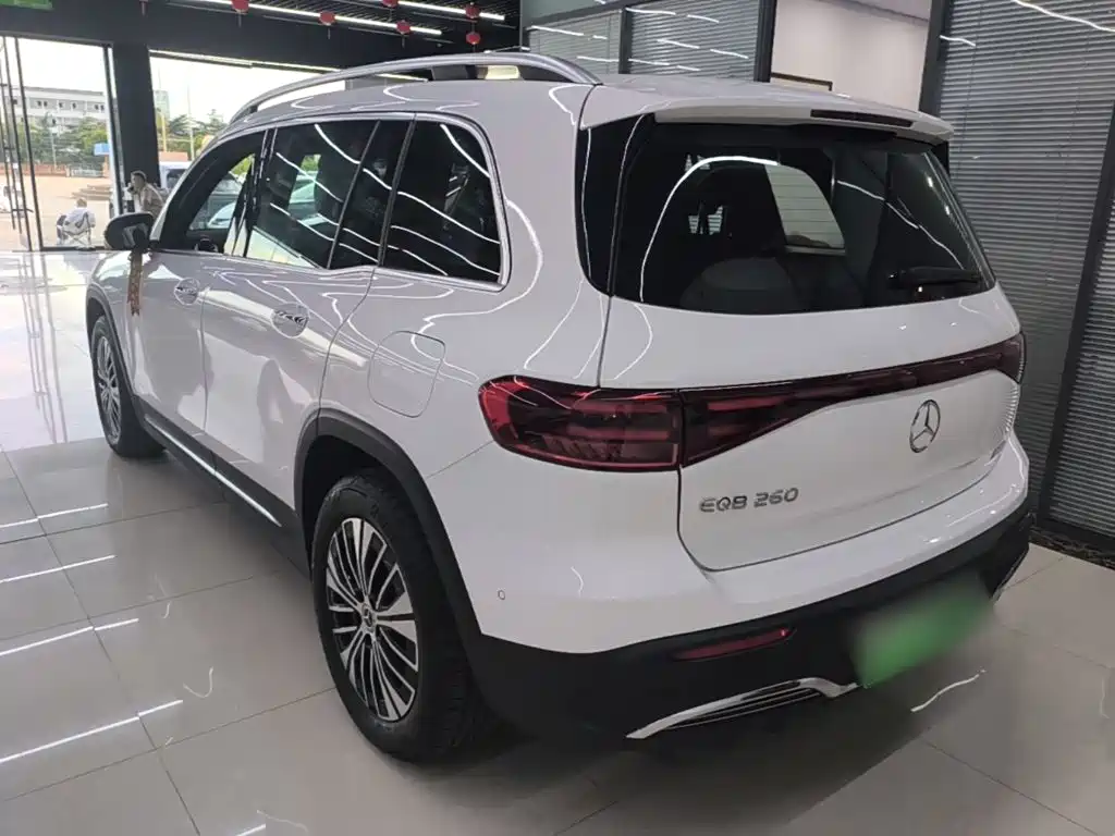 Mercedes-Benz EQB 2026