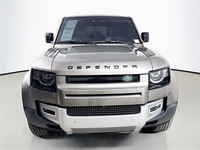 Land Rover Defender 2024