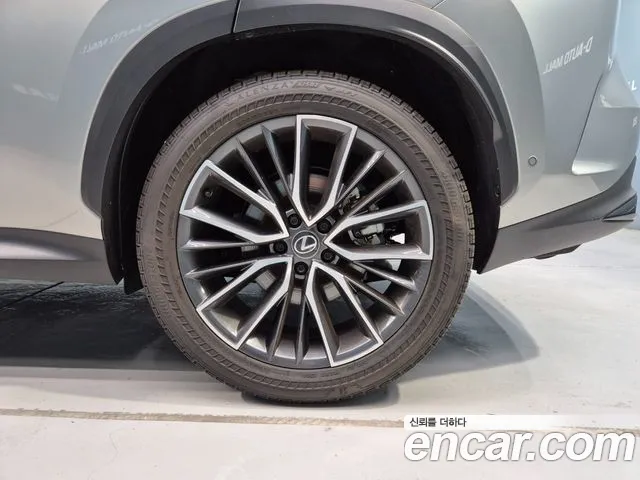 Lexus NX 2024