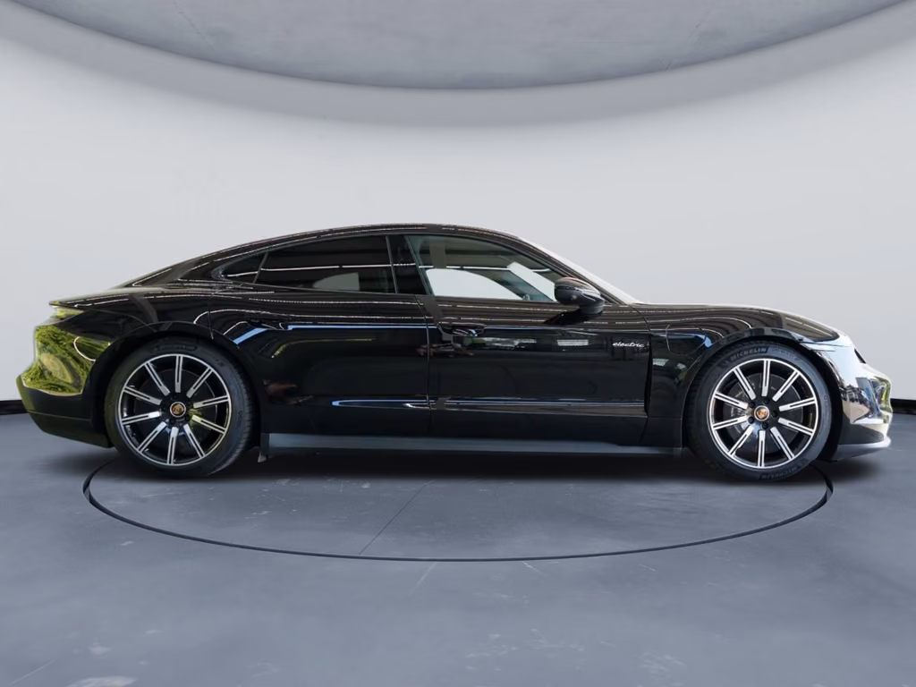 Porsche Taycan 2023